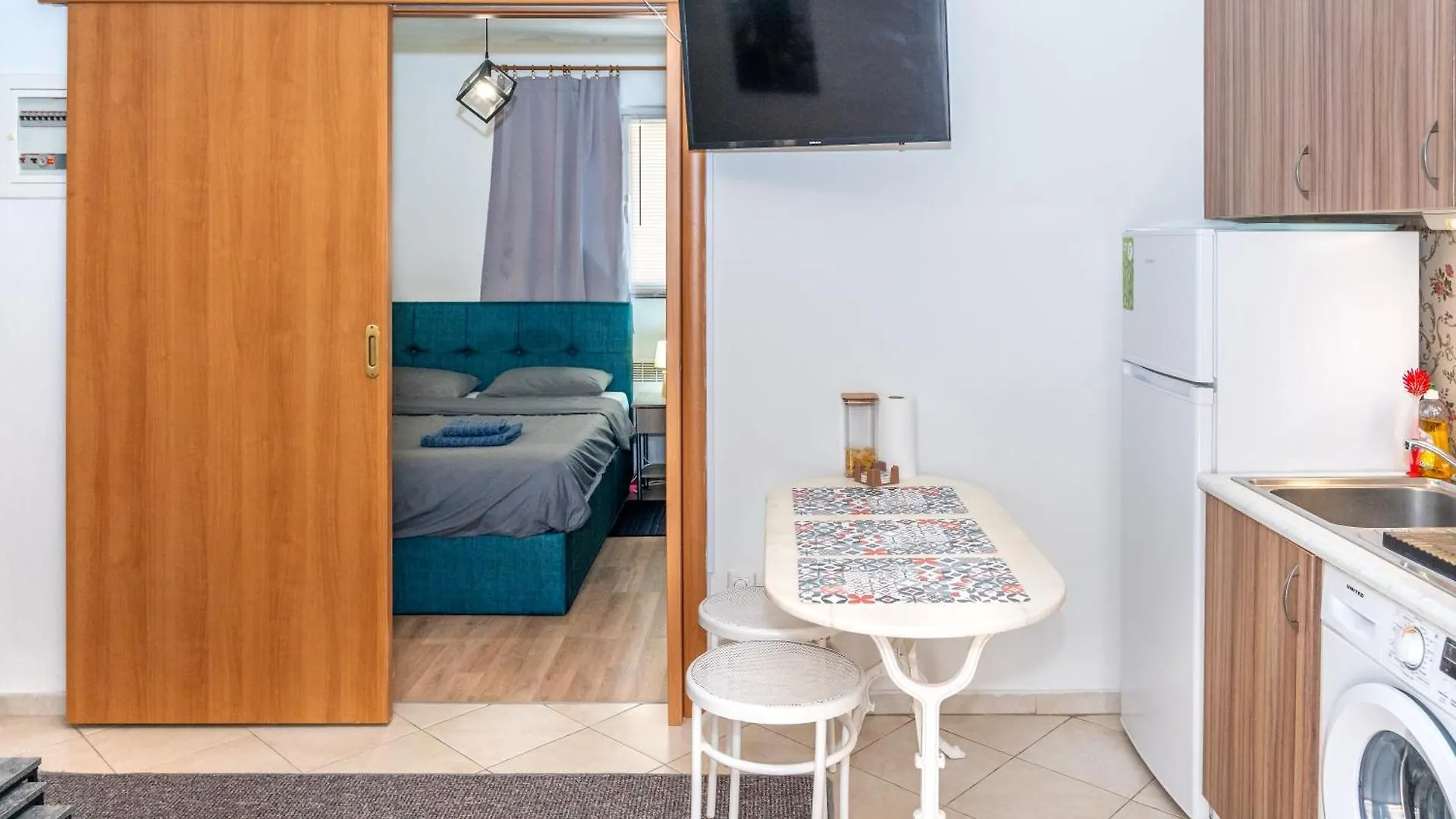 Modern Apt Upon Tsimiski Thessaloniki